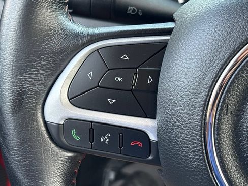 Used 2017 Jeep Renegade Trailhawk AWD/4WD image 18