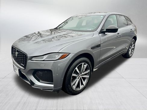 Used 2025 Jaguar F-PACE R-Dynamic S image 1