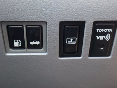 Used 2007 Toyota Avalon Limited FWD image 29