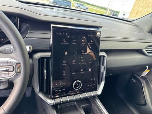New 2026 GMC Acadia Elevation w/ Elevation Premium Package FWD image 24