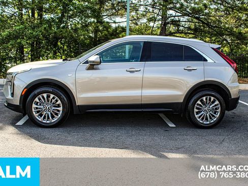 Used 2025 Cadillac XT4 Premium Luxury FWD image 6