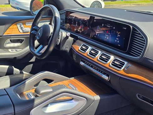 Used 2024 Mercedes-Benz GLS 450 4MATIC image 31