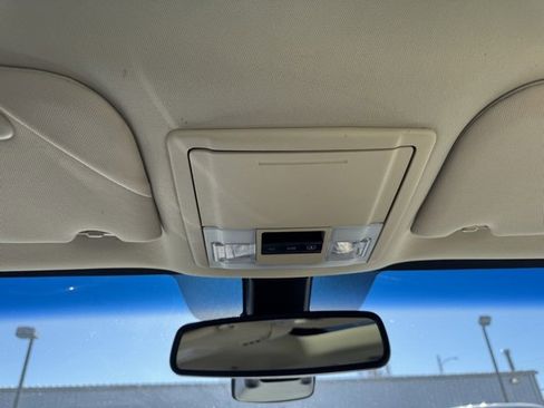 Used 2013 Lincoln MKS AWD image 29