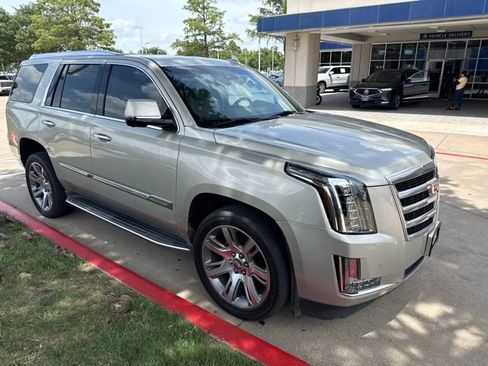 Used 2016 Cadillac Escalade Luxury AWD/4WD image 1