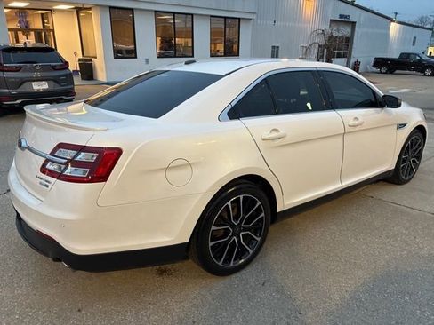 Used 2017 Ford Taurus Limited image 9