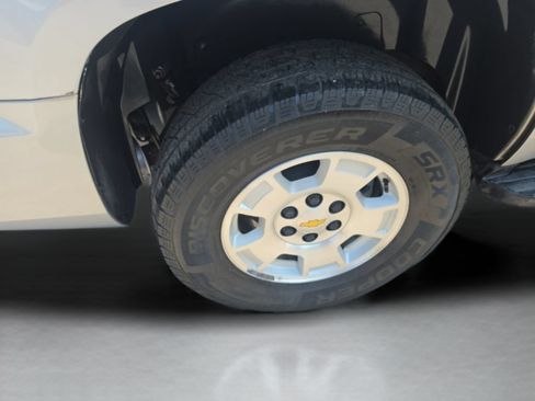 Used 2014 Chevrolet Tahoe LT RWD image 32