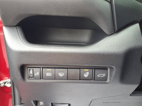 Used 2021 Toyota RAV4 XLE Premium AWD/4WD image 24
