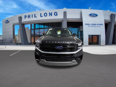 Used 2026 Ford Expedition Max Platinum w/ Platinum Ultimate Package AWD/4WD image 8