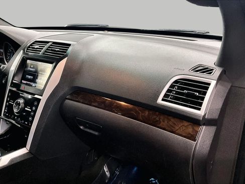 Used 2015 Ford Explorer Limited w/ Equipment Group 301A FWD image 19