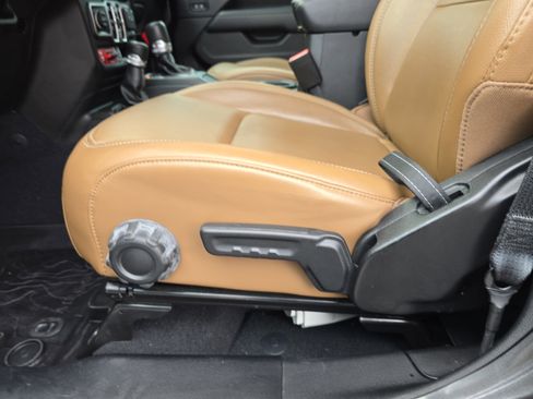 Used 2022 Jeep Gladiator Rubicon w/ LED Lighting Group image 27