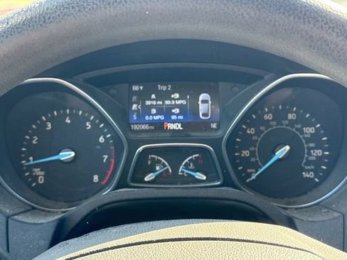 Used 2016 Ford Focus SE FWD image 24