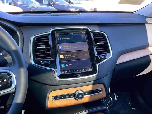 Certified 2023 Volvo XC90 B6 Plus w/ Protection Package image 7