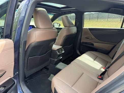 Certified 2023 Lexus ES 350 w/ Premium Package FWD image 26
