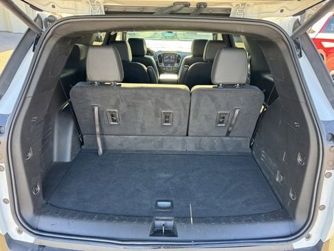 Used 2023 Chevrolet Traverse LT w/ LT Premium Package image 32
