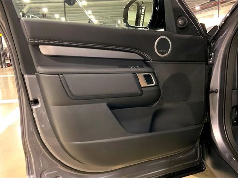 New 2026 Land Rover Discovery Limited Edition image 10