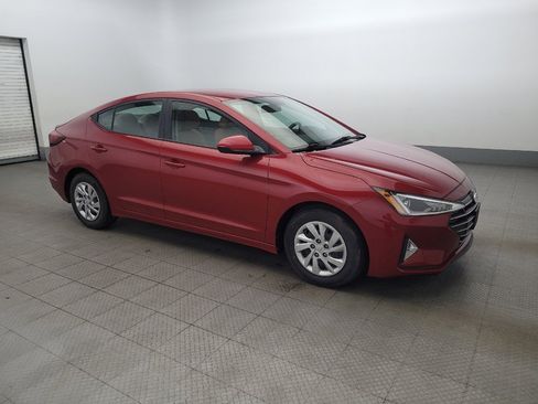 Used 2019 Hyundai Elantra SE image 11