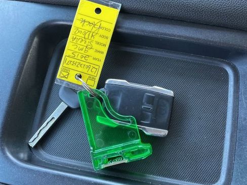 Used 2015 GMC Sierra 1500 SLT w/ SLT Crew Cab Value Package image 20