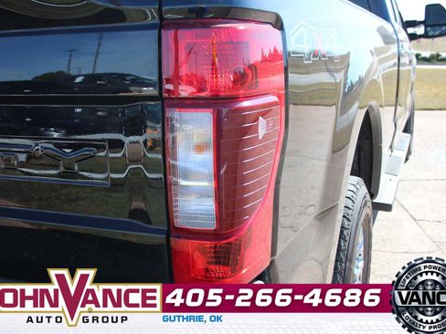 Used 2022 Ford F250 XLT w/ XLT Premium Package image 13