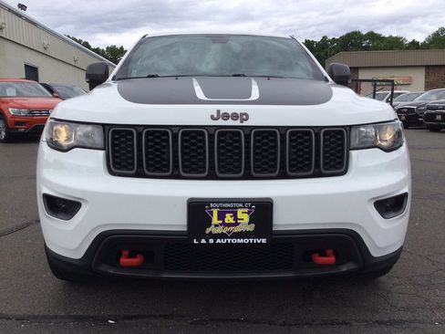 Used 2017 Jeep Grand Cherokee Trailhawk AWD/4WD image 4