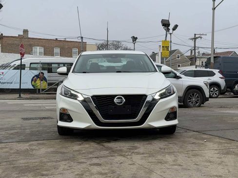 Used 2020 Nissan Altima 2.5 SV image 2