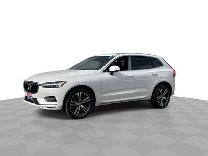 Used 2021 Volvo XC60 T5 Momentum w/ Premium Package