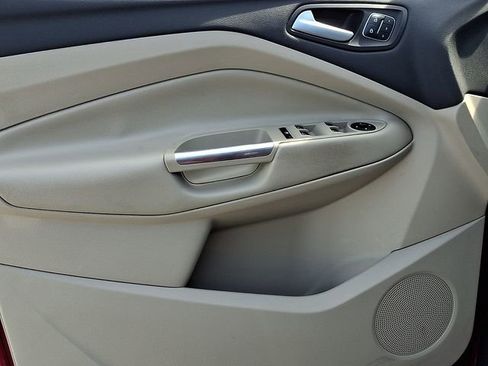 Used 2017 Ford Escape Titanium image 14