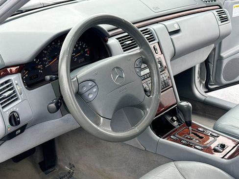 Used 2000 Mercedes-Benz E 430 4MATIC Sedan image 4