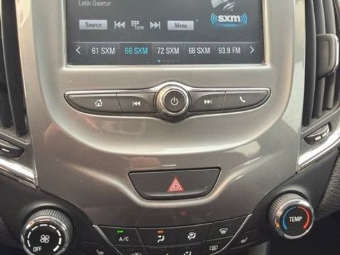 Used 2018 Chevrolet Cruze LT w/ Convenience Package FWD image 15