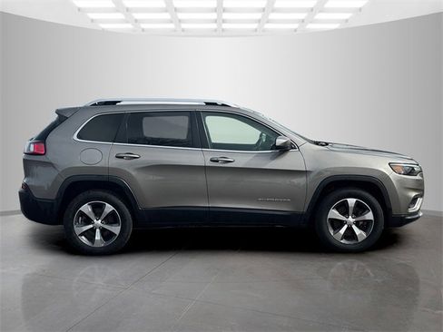Certified 2019 Jeep Cherokee Limited image 8