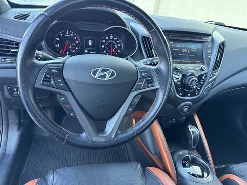 Used 2016 Hyundai Veloster Turbo image 12
