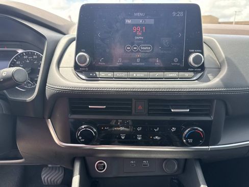 Used 2023 Nissan Rogue S FWD image 26