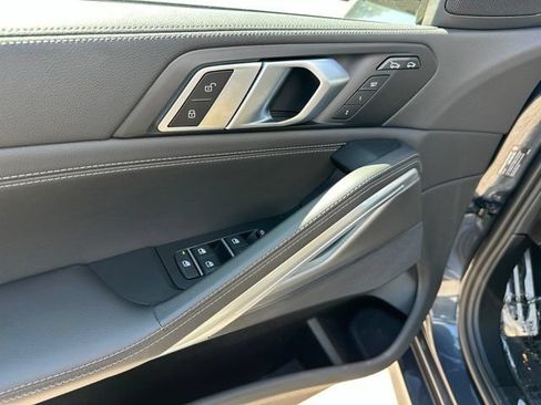 Used 2022 BMW X6 xDrive40i w/ Executive Package AWD/4WD image 21