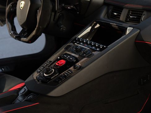 Used 2019 Lamborghini Aventador SVJ image 46