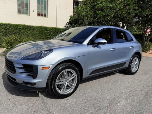 Used 2020 Porsche Macan AWD/4WD image 2