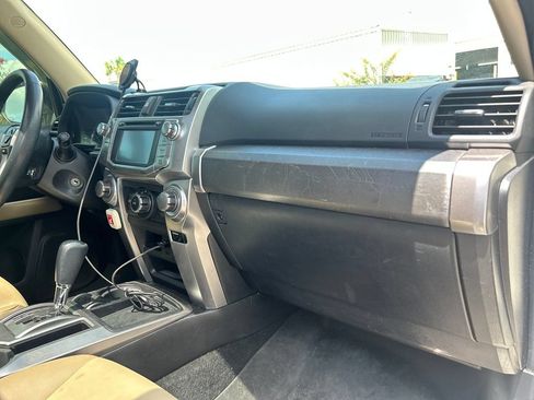 Used 2015 Toyota 4Runner SR5 Premium RWD image 15