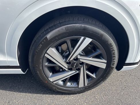 New 2026 Genesis GV70 3.5T Sport Advanced image 9