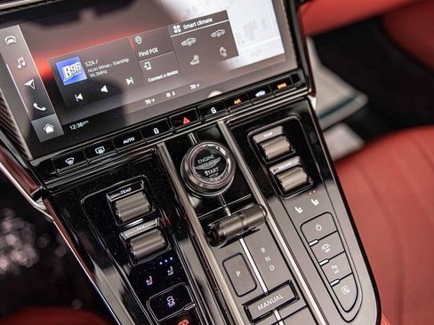 New 2026 Aston Martin V8 Vantage Coupe image 25