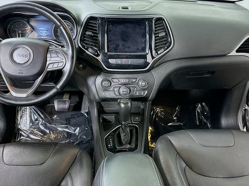 Used 2019 Jeep Cherokee Limited FWD image 17