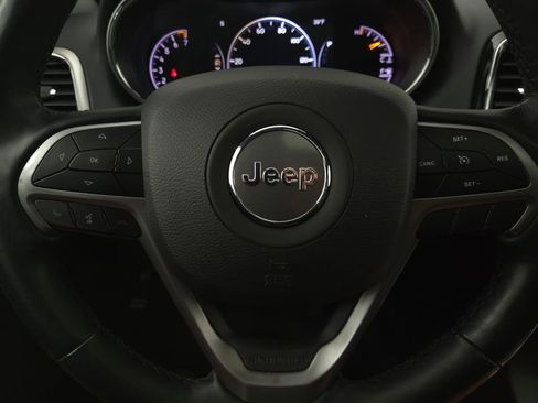 Used 2022 Jeep Grand Cherokee Laredo X image 27