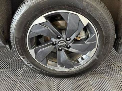 Certified 2024 Nissan Rogue SV w/ SV Premium Package FWD image 11