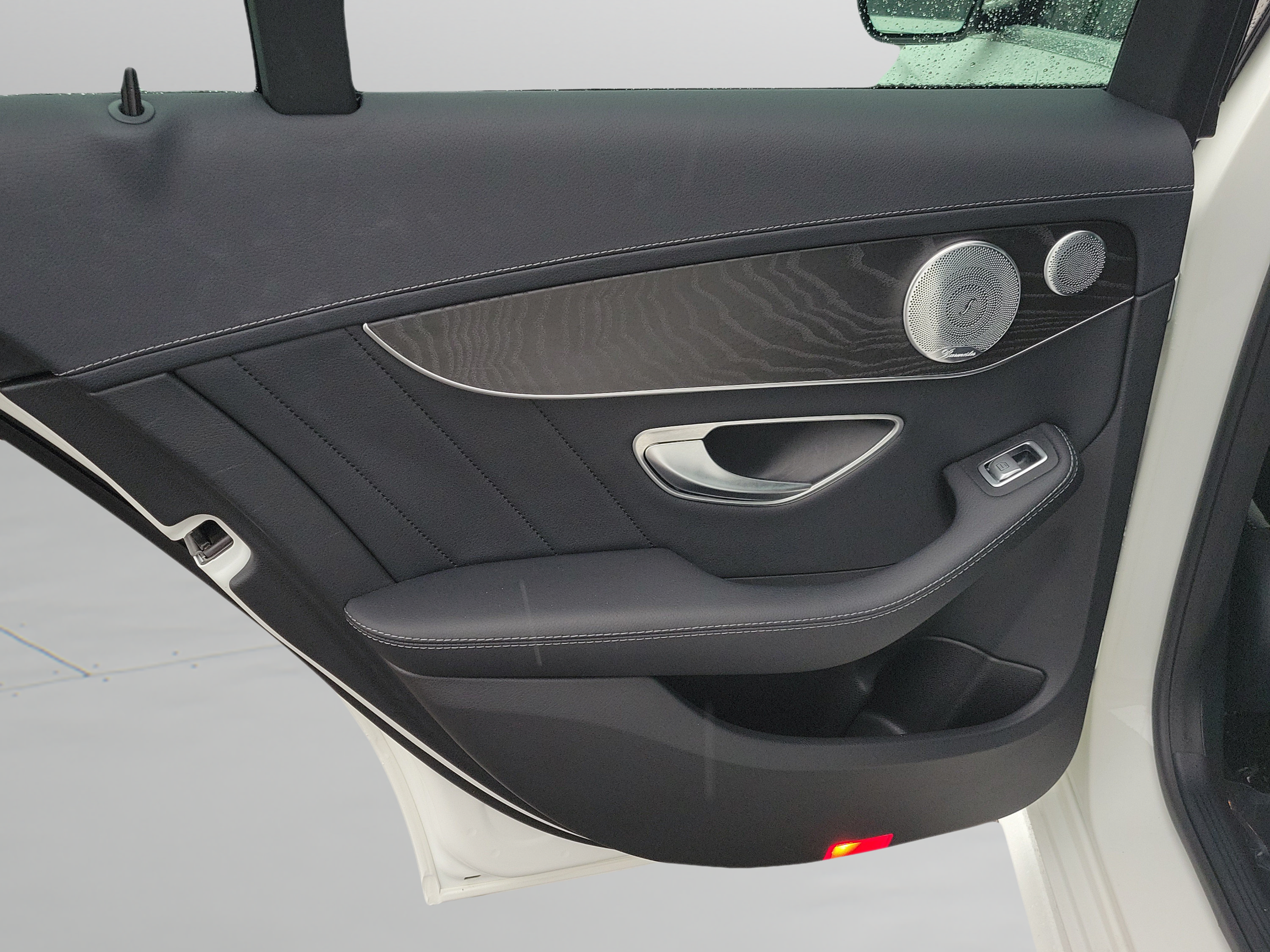 Used 2015 Mercedes-Benz C 300 Sedan image 9