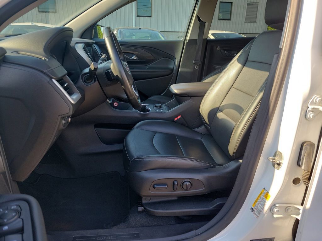 Used 2024 GMC Terrain SLT FWD image 19
