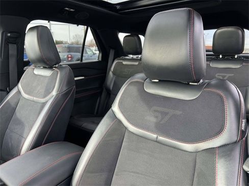 Certified 2025 Ford Explorer ST image 25