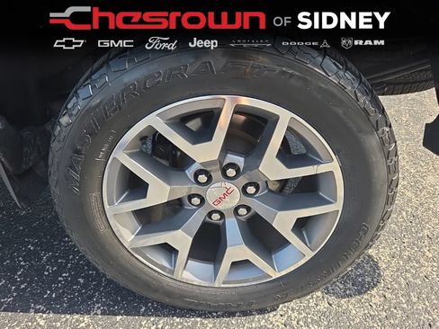 Used 2018 GMC Sierra 1500 SLT AWD/4WD image 18