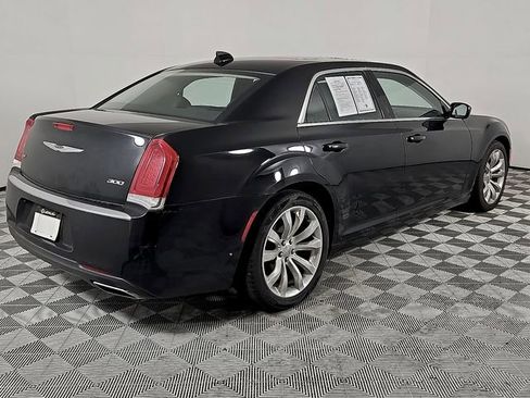 Used 2017 Chrysler 300 Limited w/ Value Package image 4
