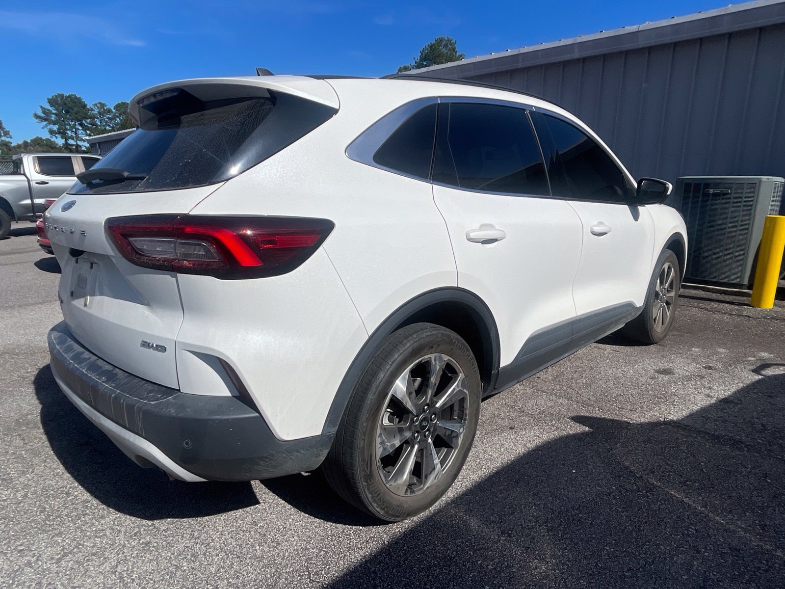 Used 2023 Ford Escape Platinum AWD/4WD image 7