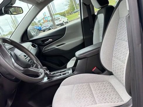 Used 2022 Chevrolet Equinox LS image 12