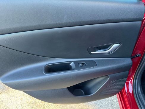 Used 2024 Hyundai Elantra SEL image 28