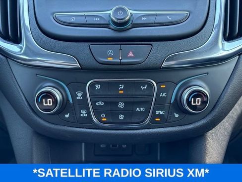Used 2023 Chevrolet Equinox LT FWD image 10