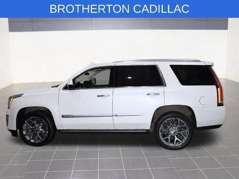 Used 2020 Cadillac Escalade Premium Luxury image 2